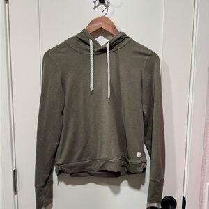 Vuori Halo Essential Hoodie size Small in Olive